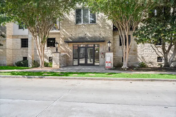 1900 Genesee Street #302, Houston, TX 77006