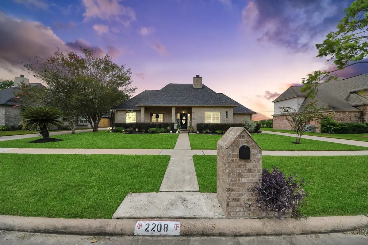 2208 Country Club Drive, Pearland, TX 77581 - #1