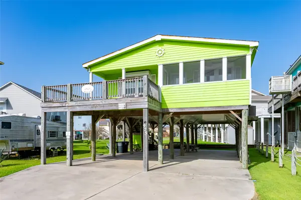 975 S Redfish, Crystal Beach, TX 77650