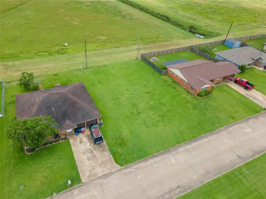 415 W 9th Street, Freeport, TX 77541 - #3