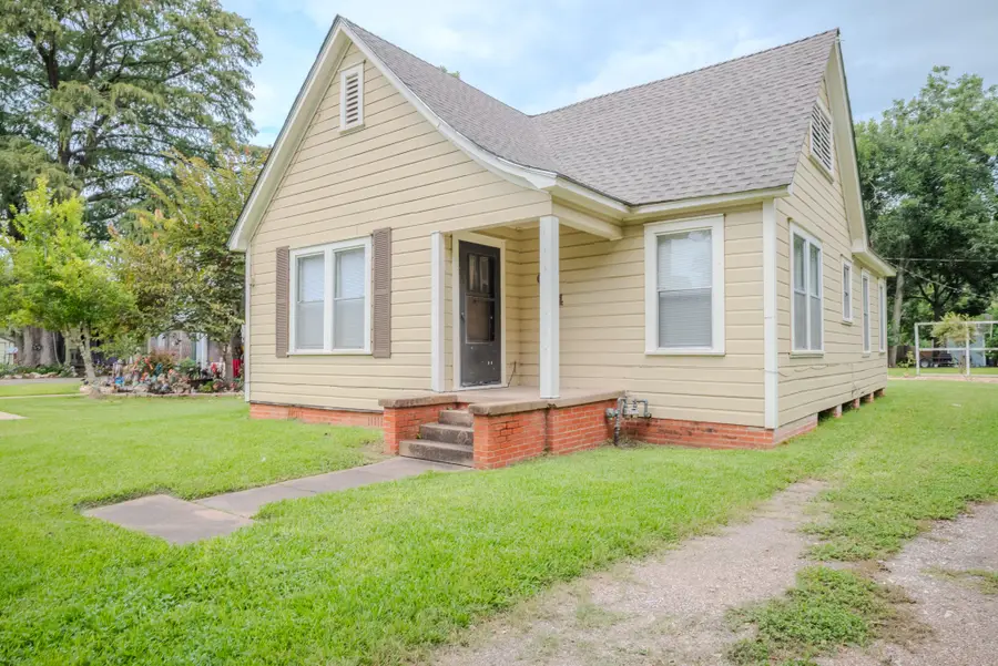 604 Abell Street, Wharton, TX 77488 - Image #2