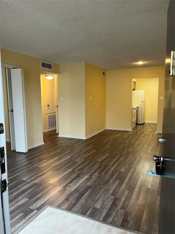 3919 Fairmont Pkwy Parkway #200, Pasadena, TX 77504