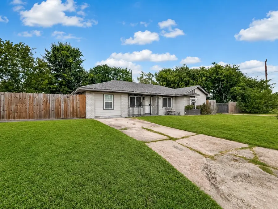 5739 Waterford Drive, Houston, TX 77033 - #3
