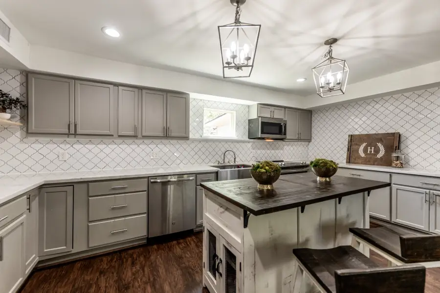 2120 Avenue R, Huntsville, TX 77340 - #3