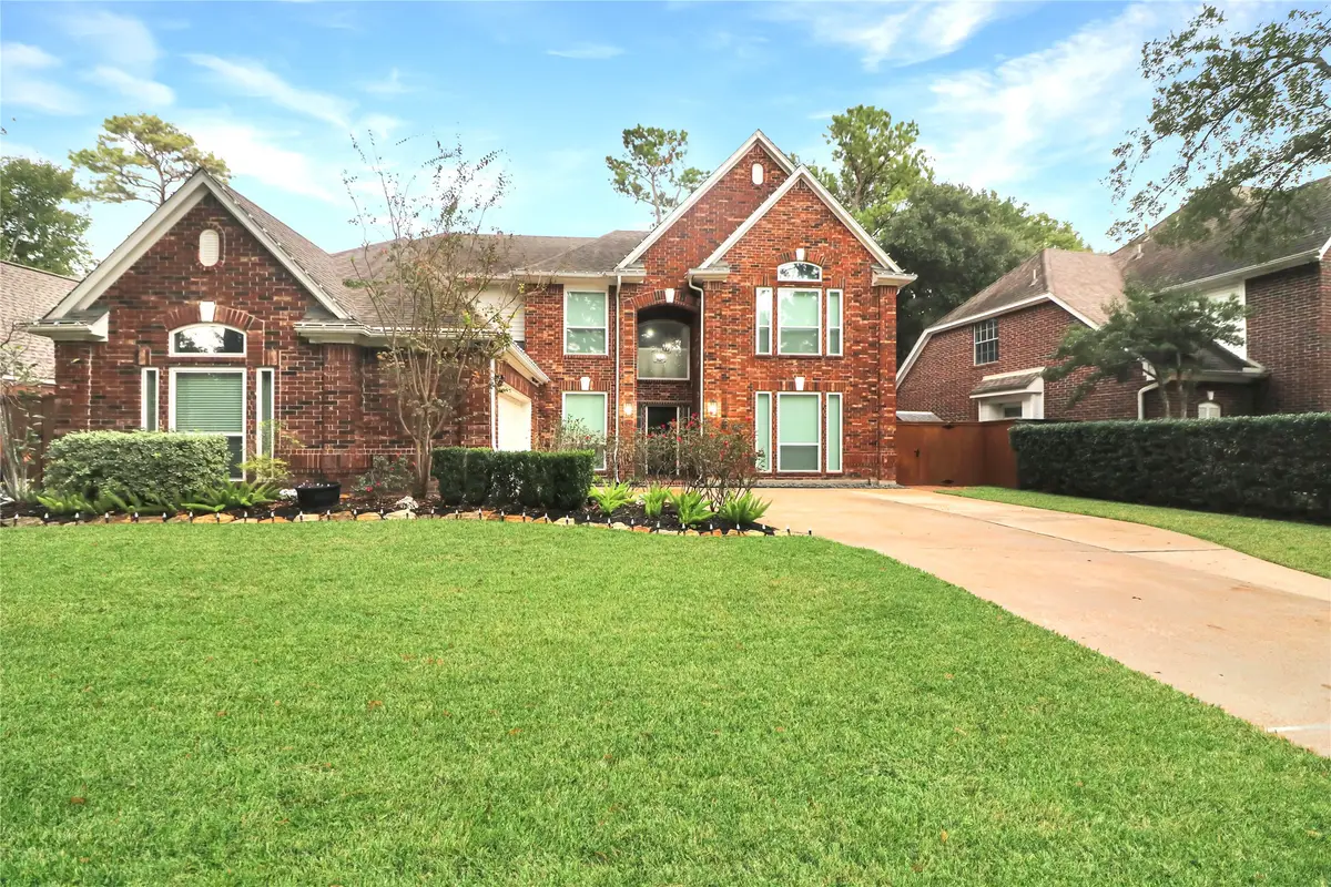 9118 Woodwind Lakes Drive, Houston, TX 77040 - Image #1