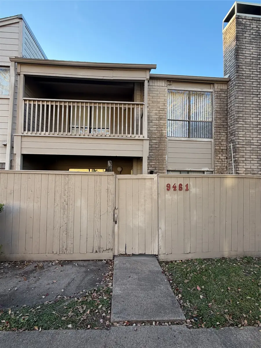 9461 Pagewood Lane, Houston, TX 77063 - Image #2