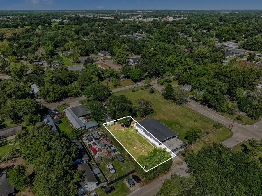 1814 W Blum Street, Alvin, TX 77511 - #3