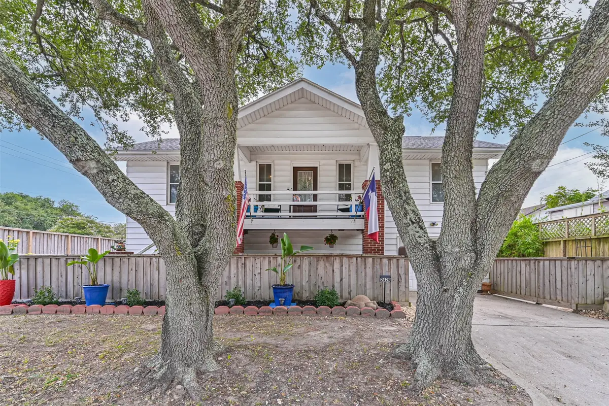 2425 51st Street, Galveston, TX 77551 - Image #1
