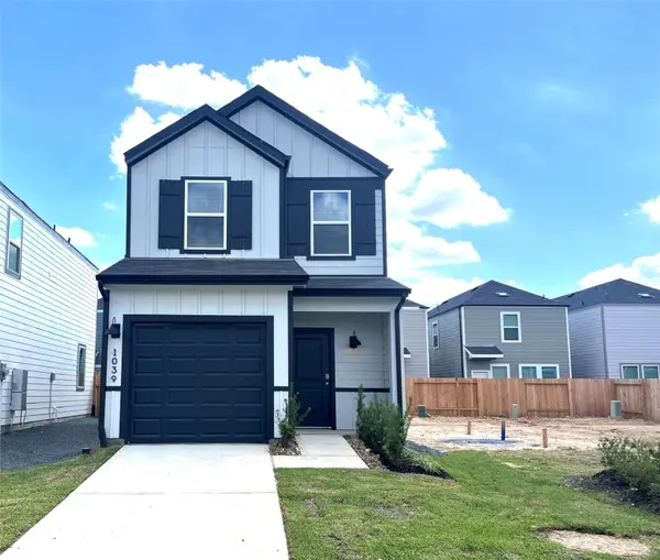 1039 Moon Drop Lane, Houston, TX 77090