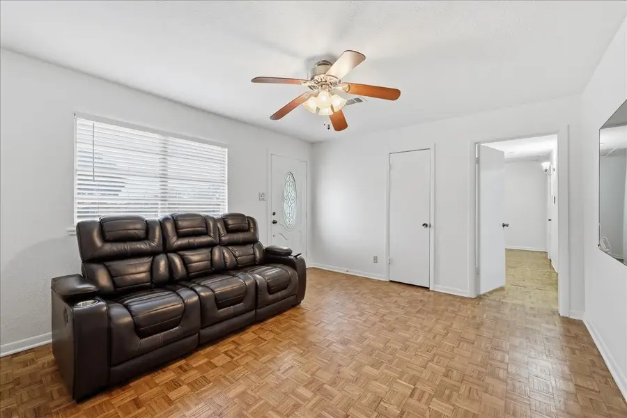 1608 Avenue H, Nederland, TX 77627 - #2