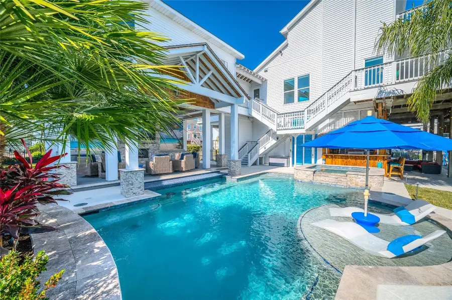 242 Isles End Road, Tiki Island, TX 77554 - #2