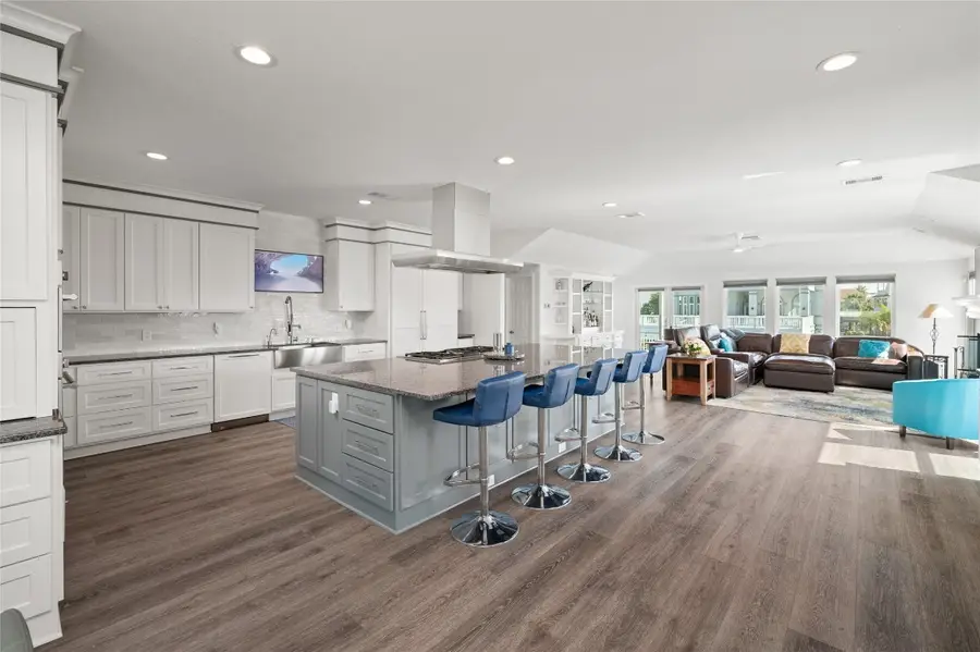 242 Isles End Road, Tiki Island, TX 77554 - #3