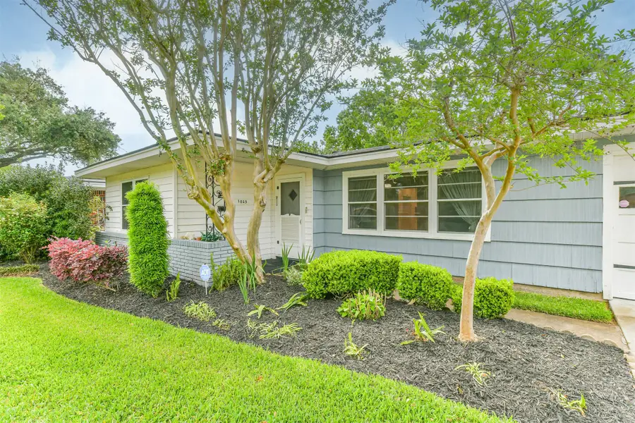 1025 24th Avenue N, Texas City, TX 77590 - #3