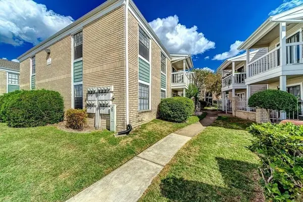 12660 Ashford Point Drive #211, Houston, TX 77082