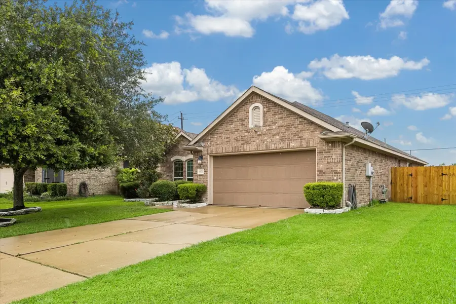 1521 Bluestone Edge Lane, Pearland, TX 77089 - #2