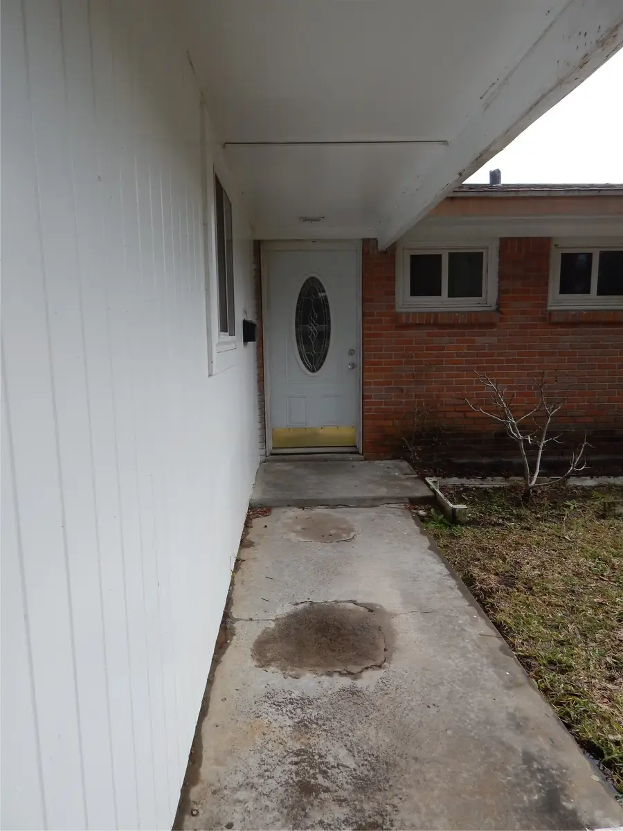 104 Crestview Drive, Hitchcock, TX 77563 - #2