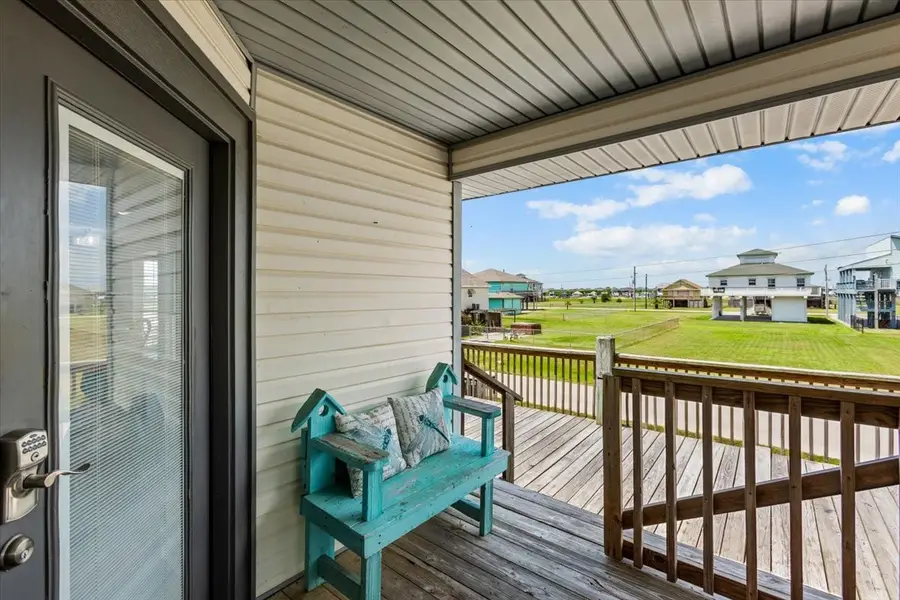 970 Gulfview Drive, Crystal Beach, TX 77650 - Image #3