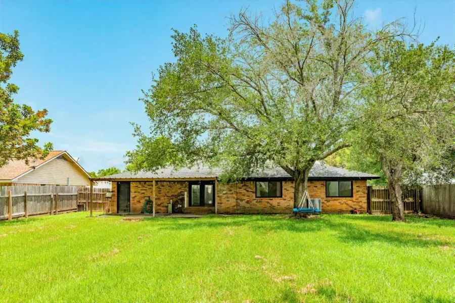 610 Marion Lane, West Columbia, TX 77486 - #2