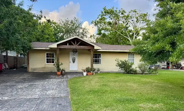 1022 W 10th Street, Freeport, TX 77541
