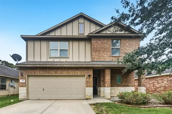 4209 Country Club Drive, Dickinson, TX 77539