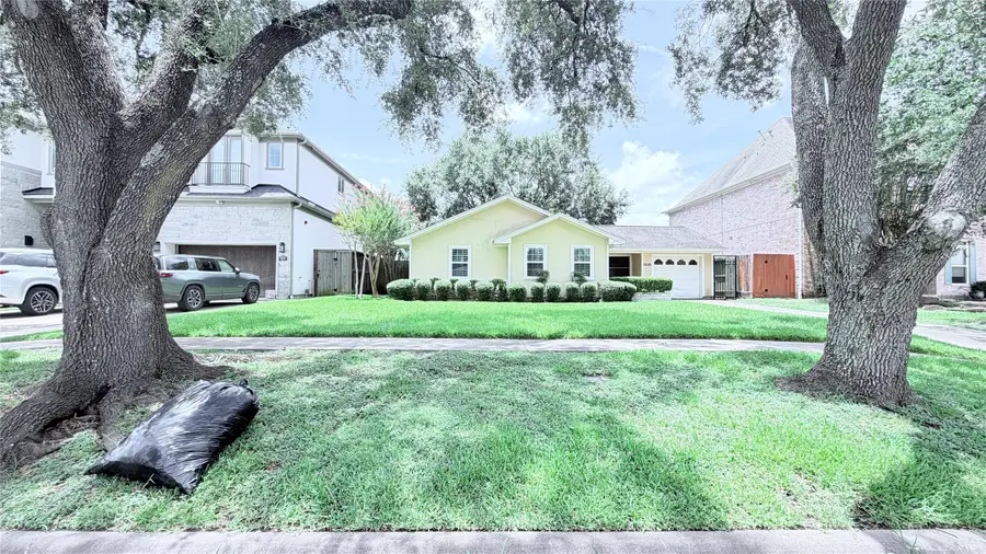 5235 Mimosa Drive, Bellaire, TX 77401 - #2