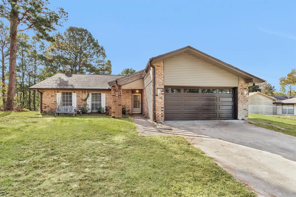 2202 Harlow Lane, Huntsville, TX 77320 - Image #1