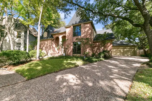 11818 Castle Ridge Drive, Houston, TX 77077