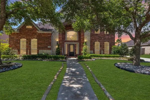 1723 Pampas Trail Drive, Friendswood, TX 77546