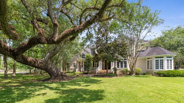 2042 Darby Lane, Fresno, TX 77545