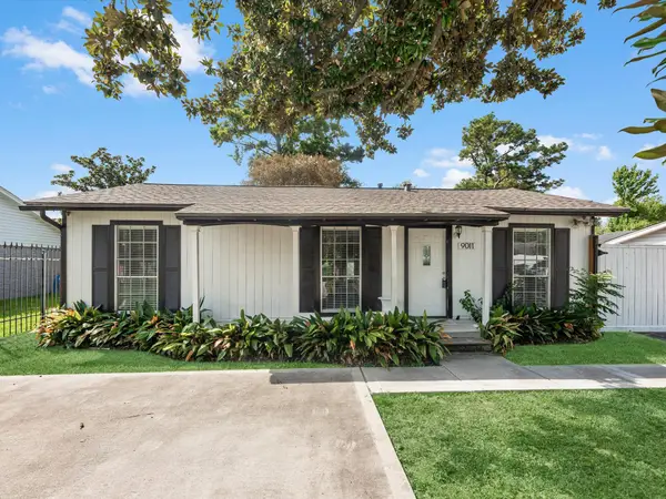 9011 Kerrwood Lane, Houston, TX 77080
