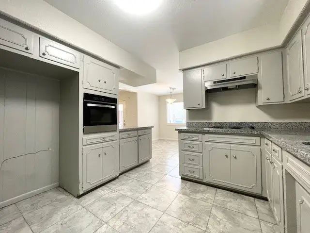 2708 Encino Avenue, Bay City, TX 77414 - Image #2