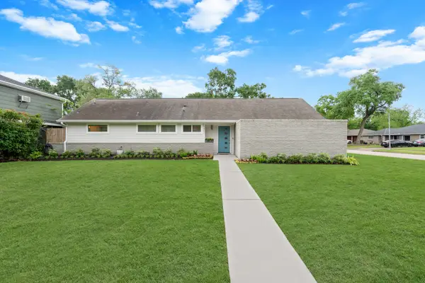 5451 Stillbrooke Drive, Houston, TX 77096