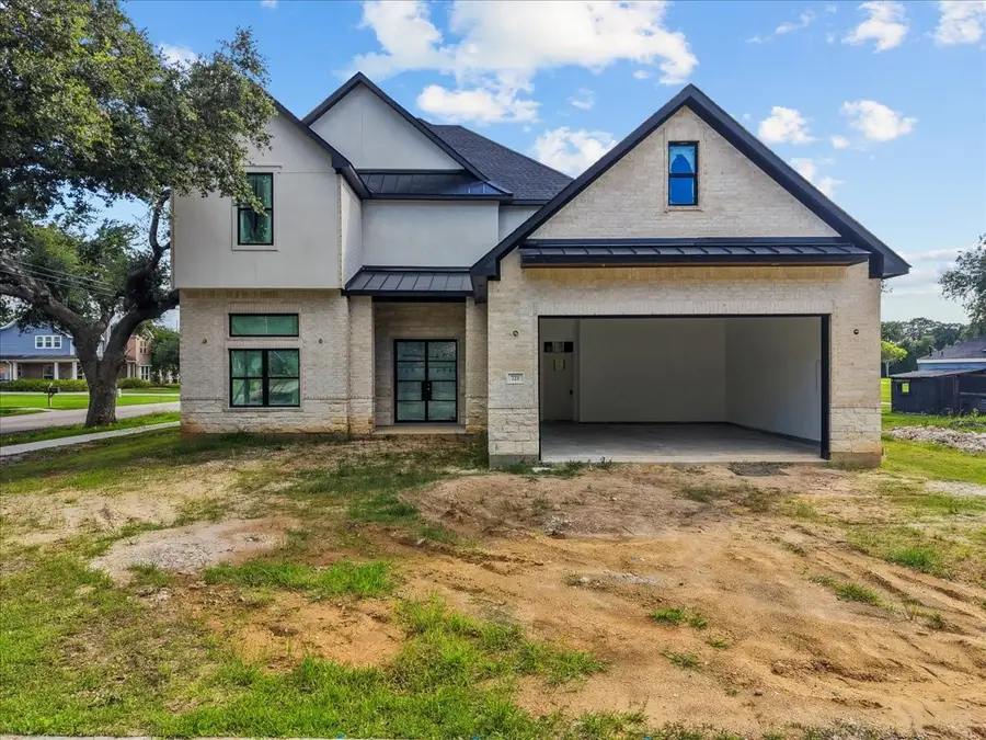 721 S Kansas Avenue, League City, TX 77573 - #2