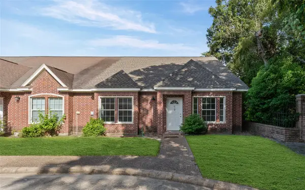1310 E James Street #19, Baytown, TX 77520