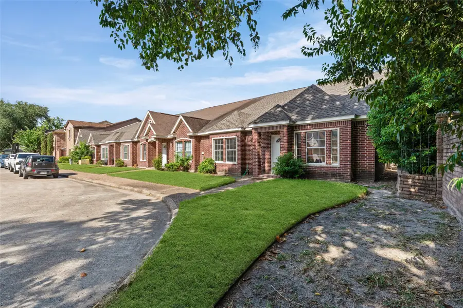 1310 E James Street #19, Baytown, TX 77520 - #2