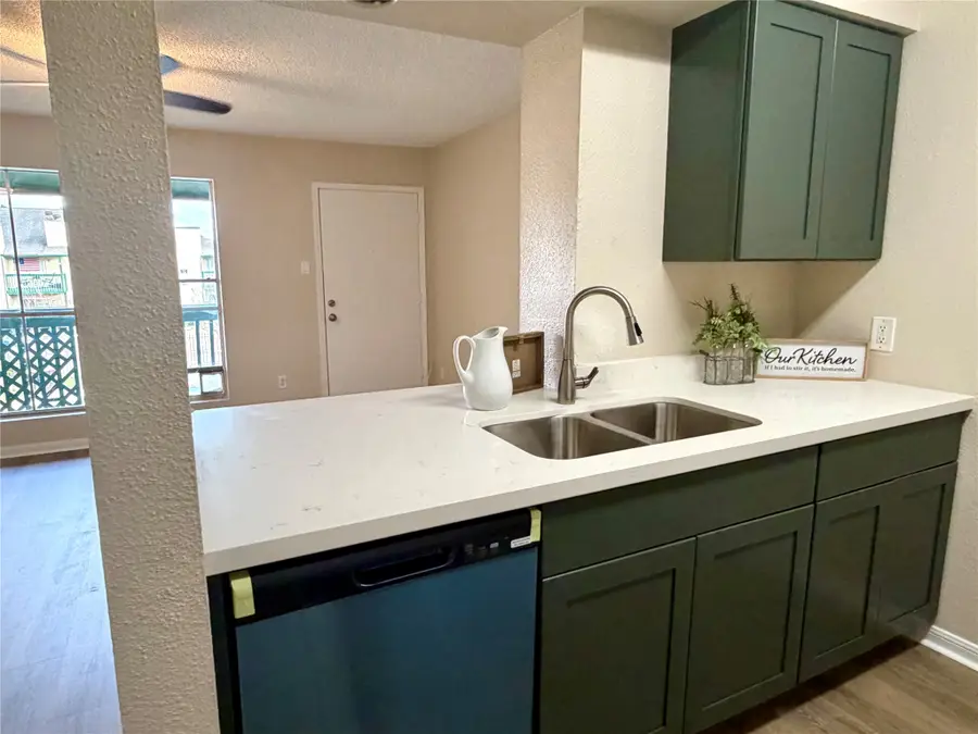 1516 Bay Area Boulevard #G6, Houston, TX 77058 - #2