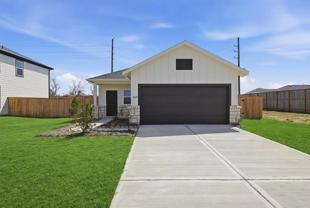 6810 Bens Landing, Cove, TX 77523 - #1