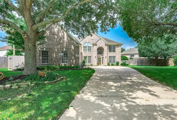 2610 Clay Creek Court, Pearland, TX 77581