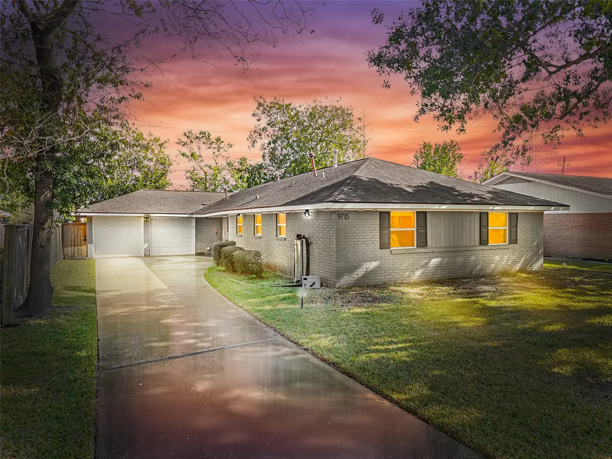 9715 Greenwillow Street, Houston, TX 77096 - #1