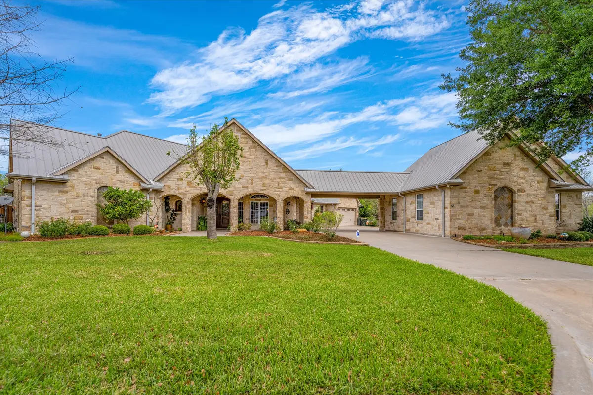 202 W North Street, Weimar, TX 78962 - #1