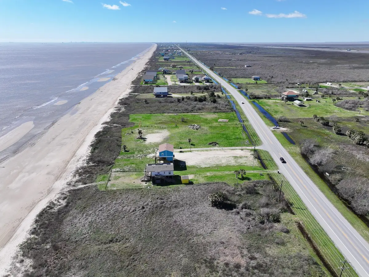 1222 Highway 87 Highway, Gilchrist, TX 77617 - #1