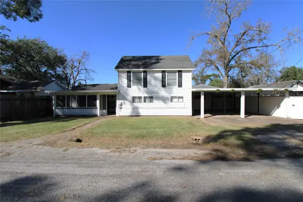 401 E 5th St, Sweeny, TX 77480