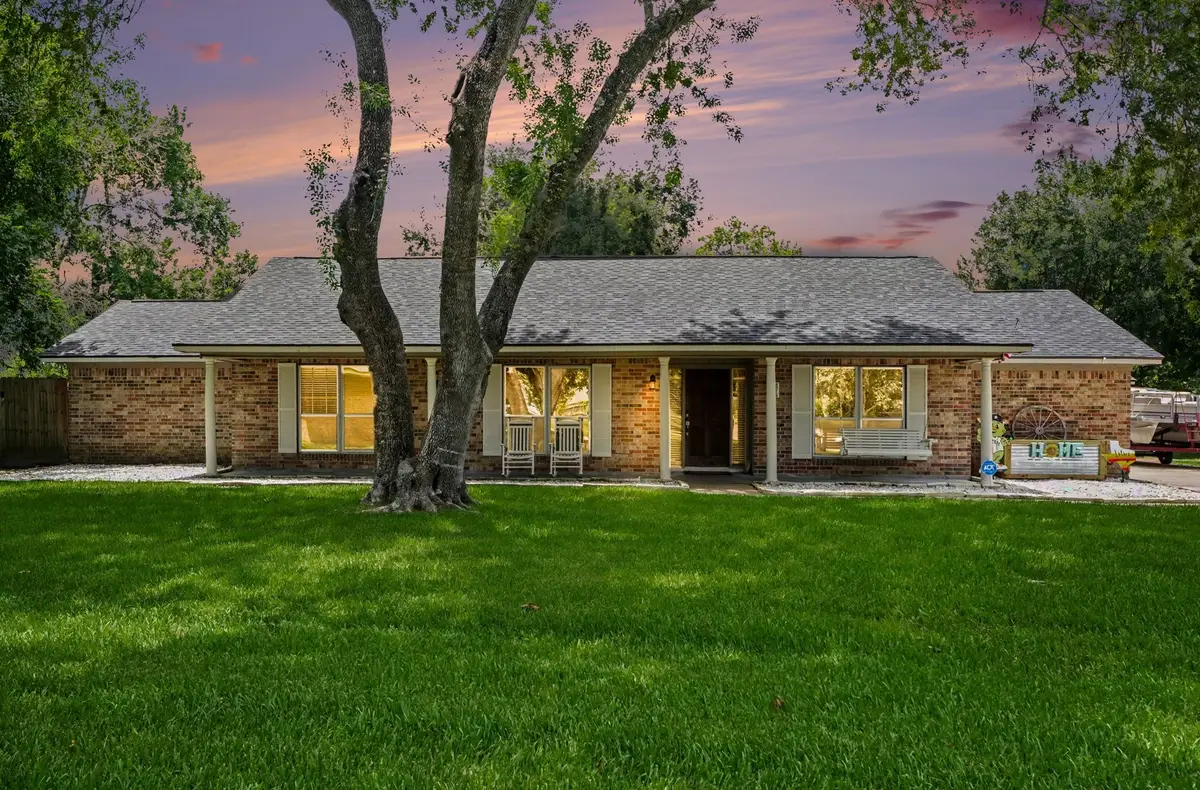 4318 Meadow Glenn Drive, Dickinson, TX 77539 - #1