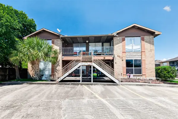 4017 Briar Hollow Drive, Dickinson, TX 77539