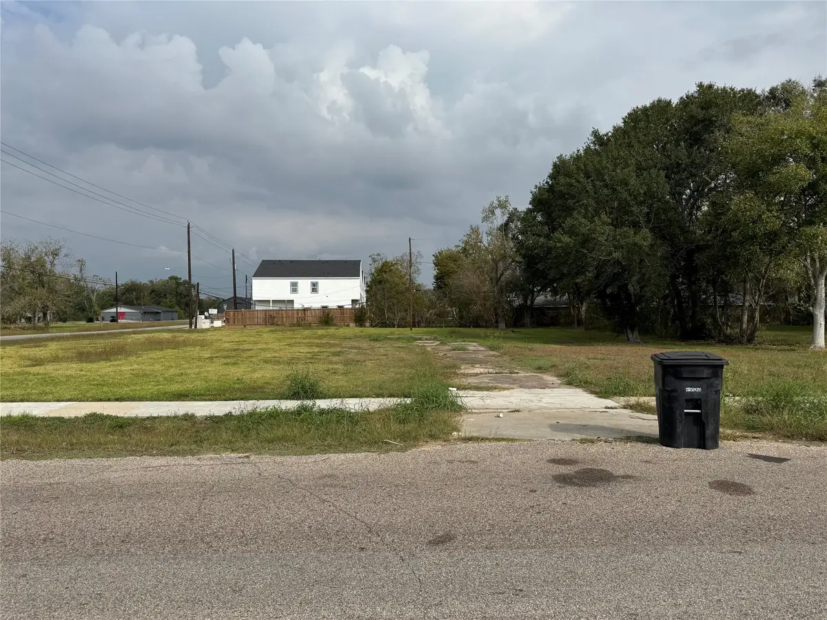 5003 Wilmington Street, Houston, TX 77033 - Image #1