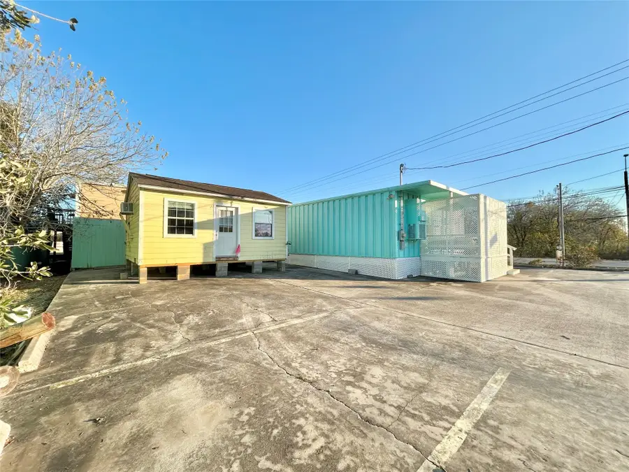 927 27th Street, Dickinson, TX 77539 - #2