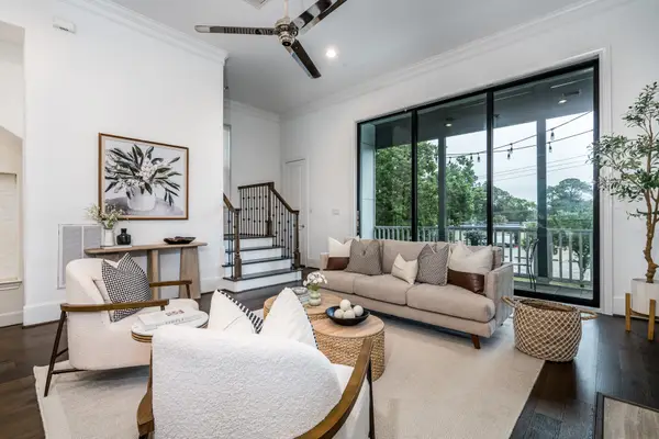 8624 Emnora Lane, Houston, TX 77080