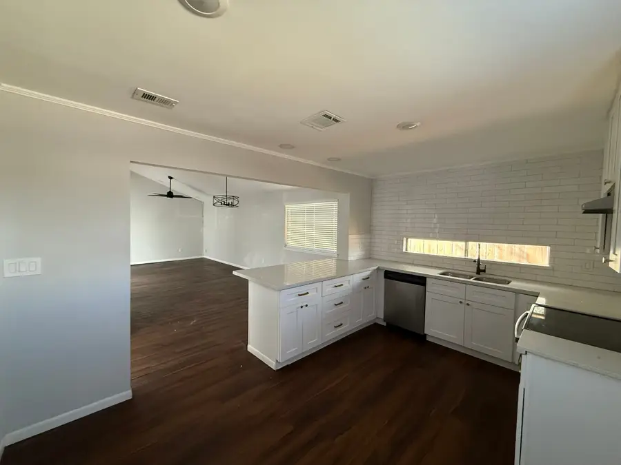 7807 Secretariat Lane, Houston, TX 77071 - Image #3