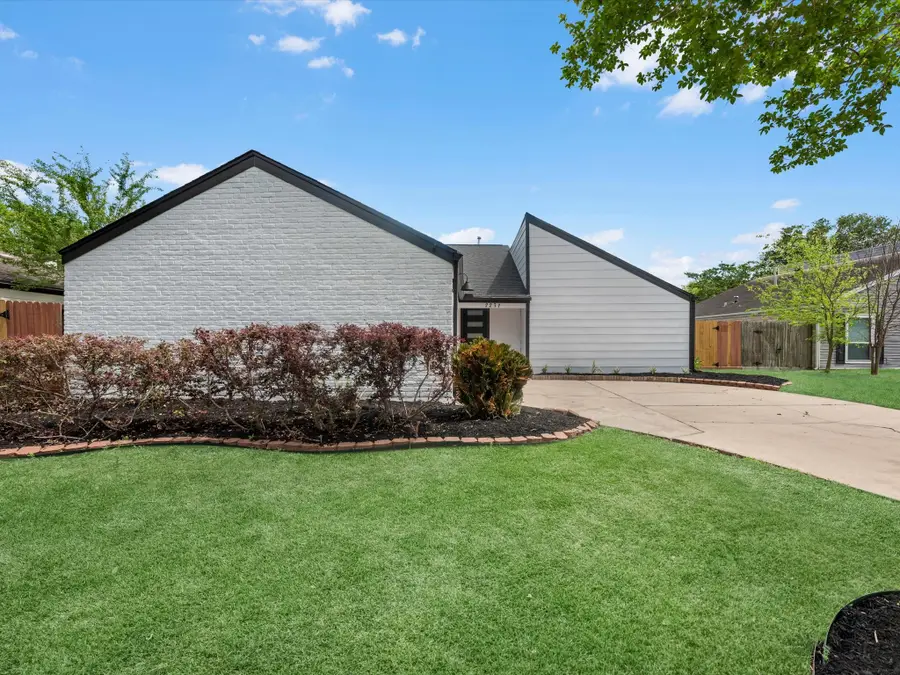 2231 Round Lake Dr, Houston, TX 77077 - #2