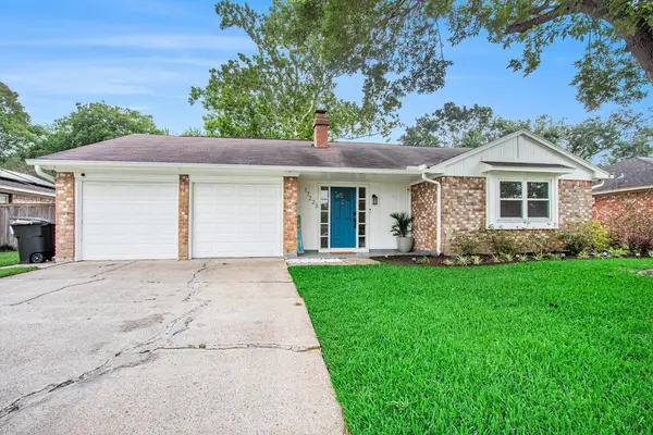 17223 Fife Lane, Webster, TX 77598